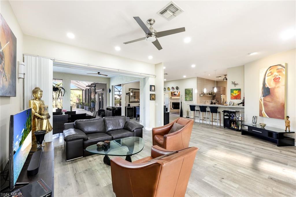 LONGSHORE LAKE - Residential