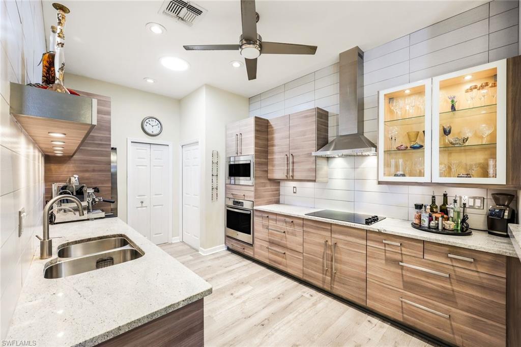 LONGSHORE LAKE - Residential