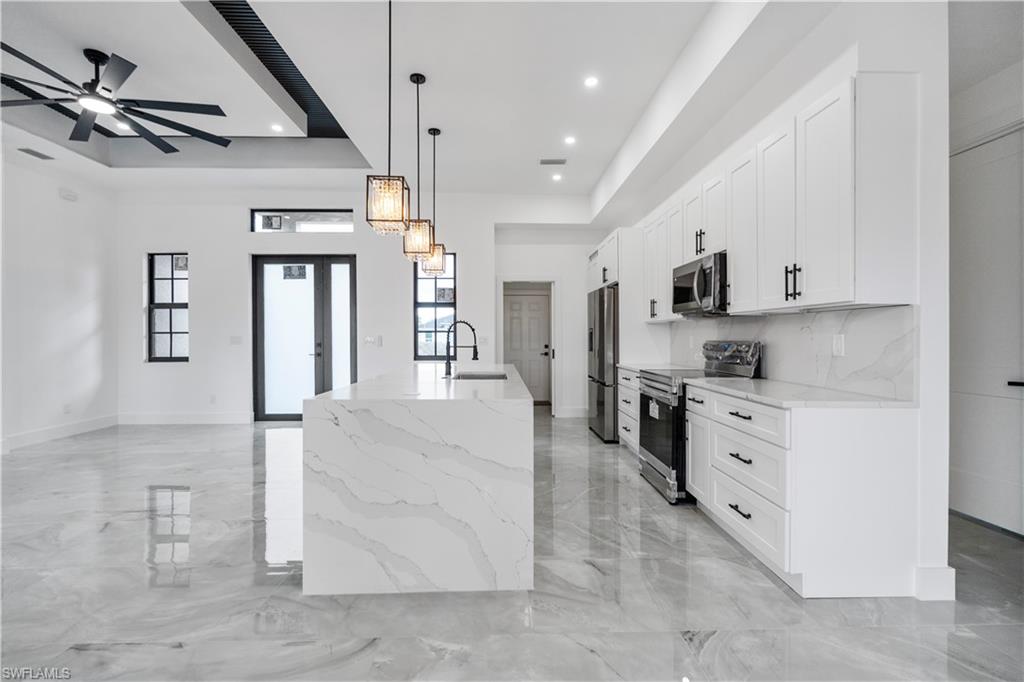 CAPE CORAL - Residential