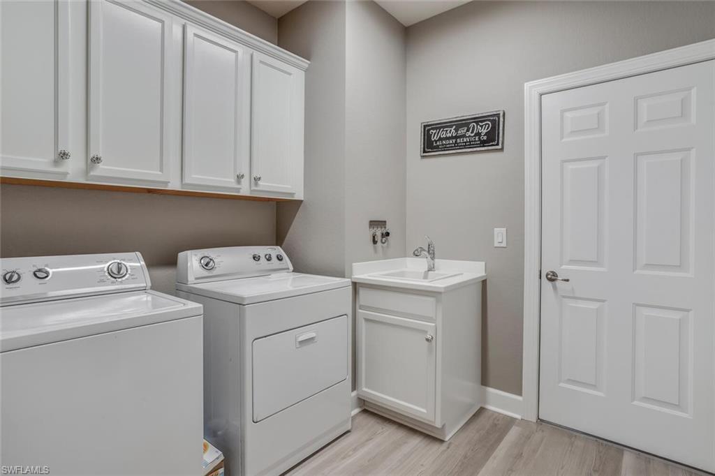 EMERSON SQUARE - Residential