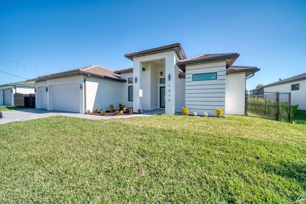 CAPE CORAL - Residential