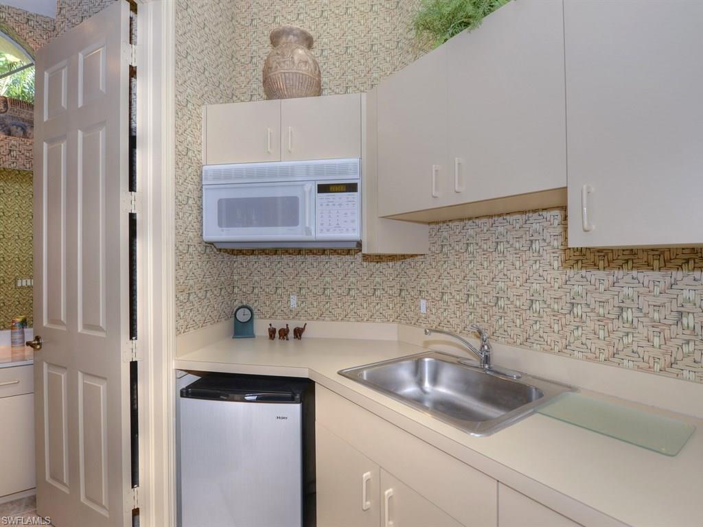 SPYGLASS POINTE - Residential