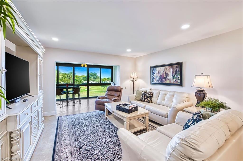 SEVEN LAKES - Residential