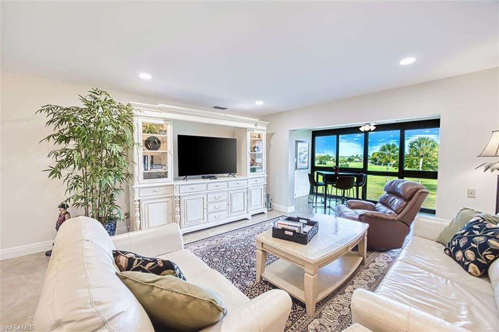 SEVEN LAKES - Residential