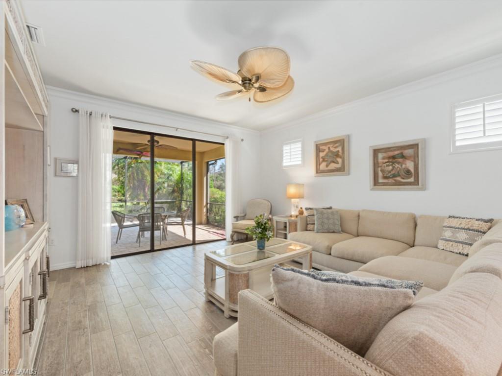 WINDING CYPRESS - Residential