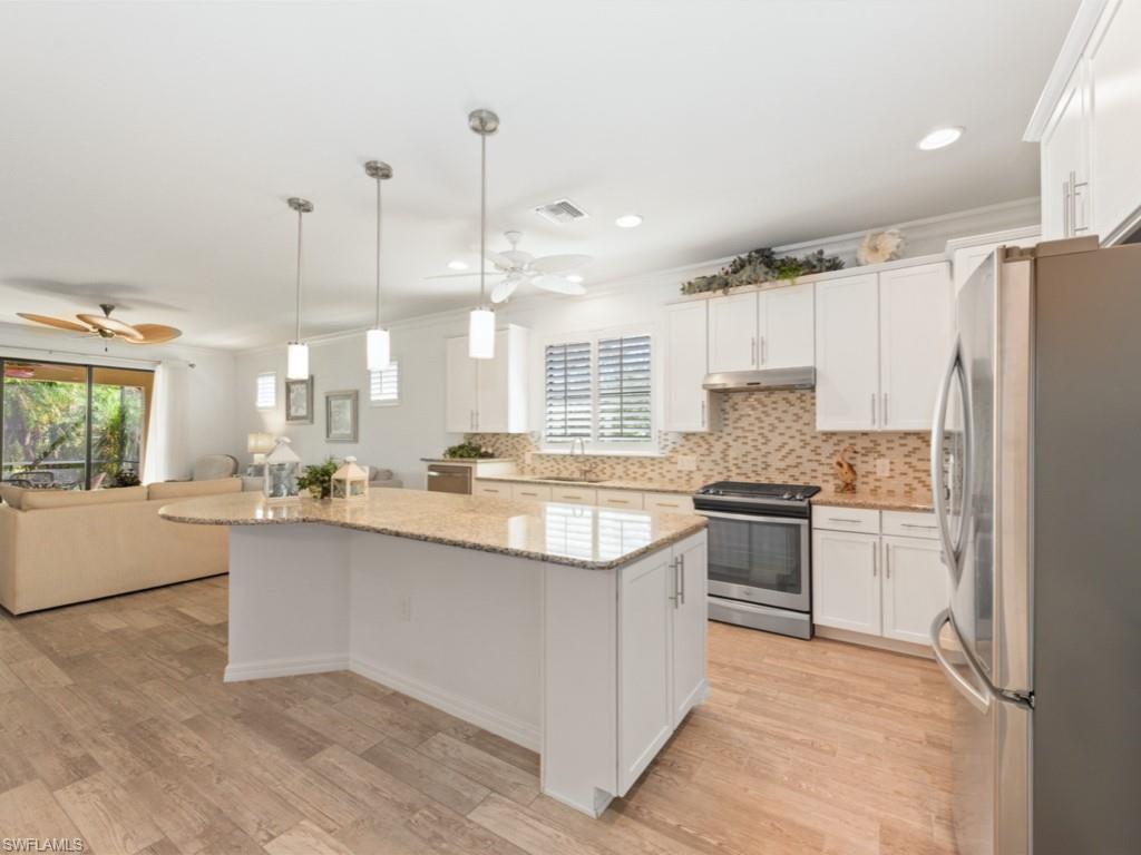 WINDING CYPRESS - Residential