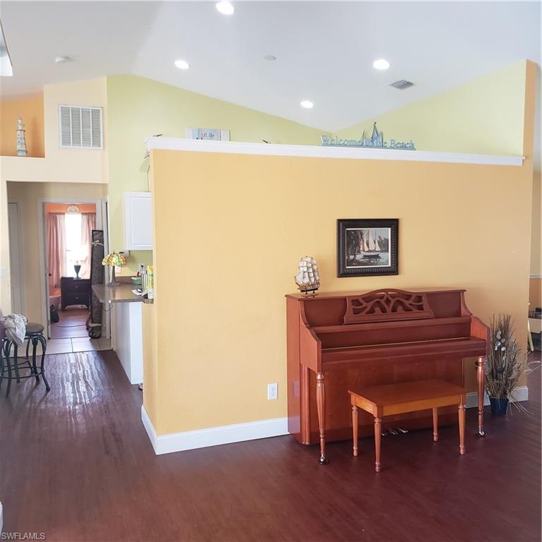 CAPE CORAL - Residential