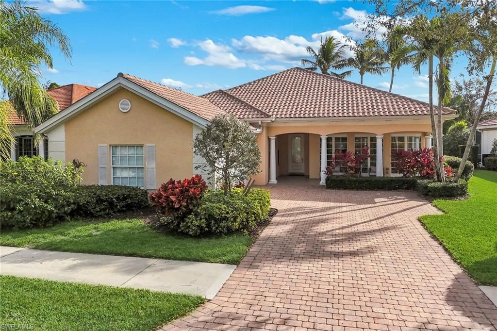 Photo of 3112 Dominica WAY, NAPLES, FL 34119 (MLS # 226005064)