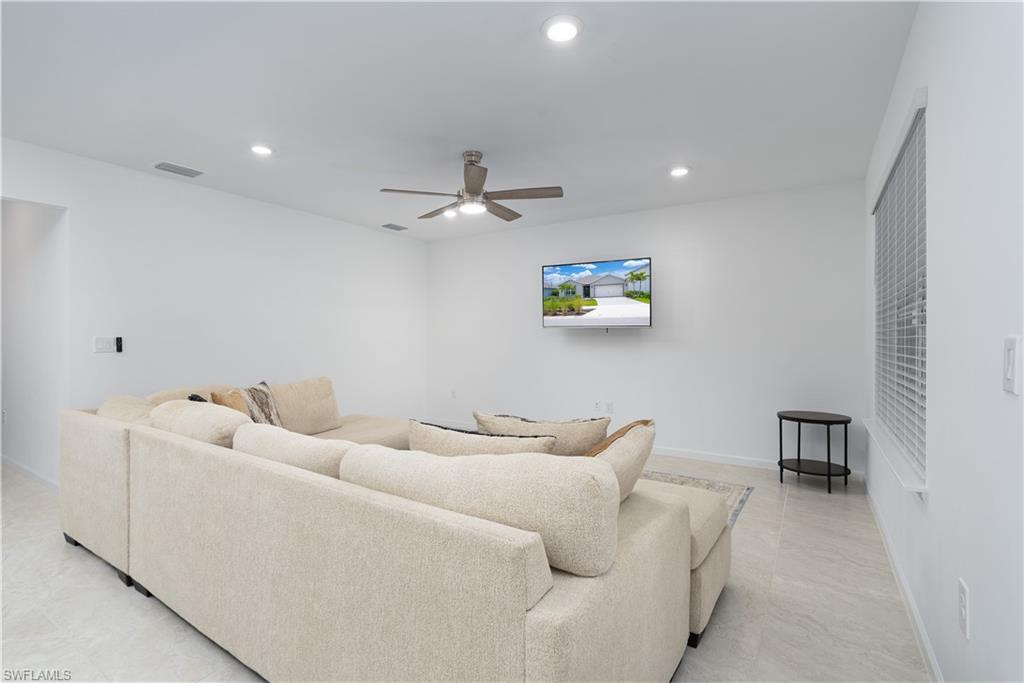 NORTHRIDGE - Residential