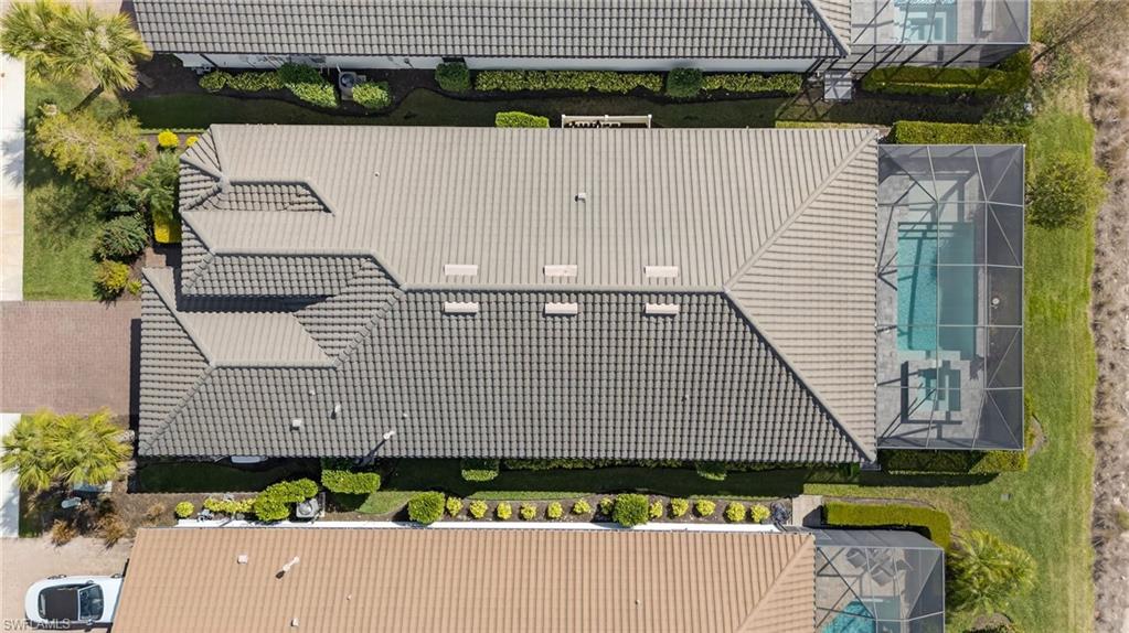 ESPLANADE - Residential Lease