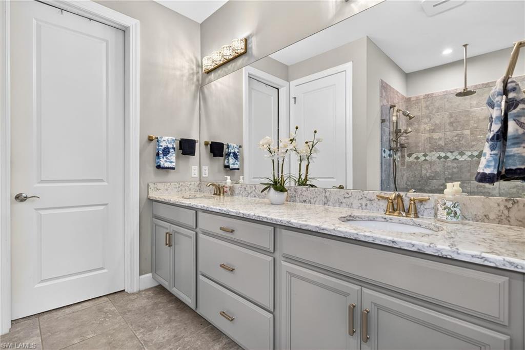 ESPLANADE - Residential Lease