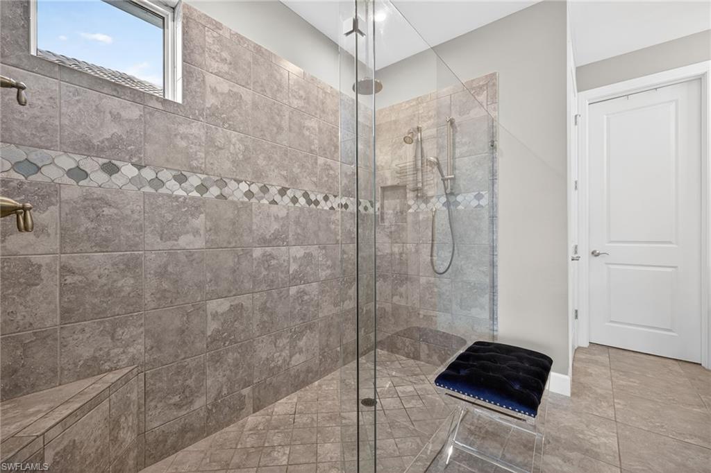 ESPLANADE - Residential Lease