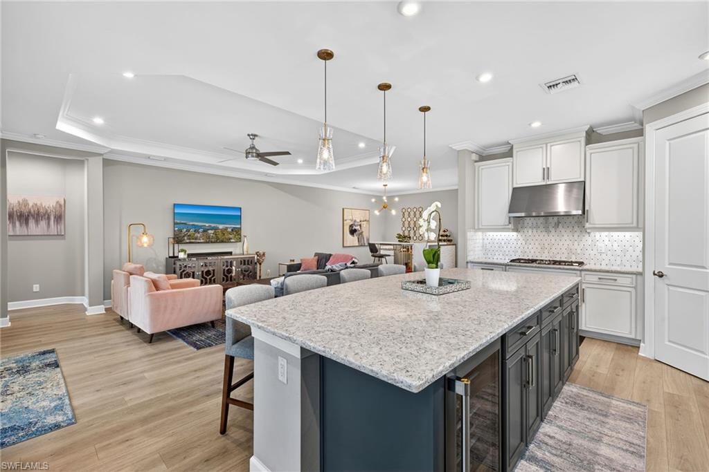 ESPLANADE - Residential Lease