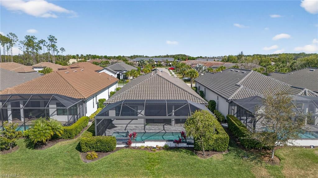 ESPLANADE - Residential Lease