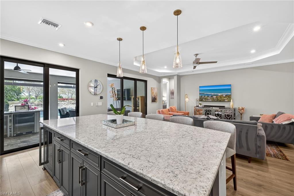 ESPLANADE - Residential Lease