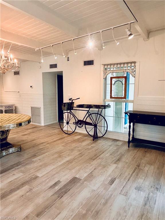 KREAMERS SUBD - Residential