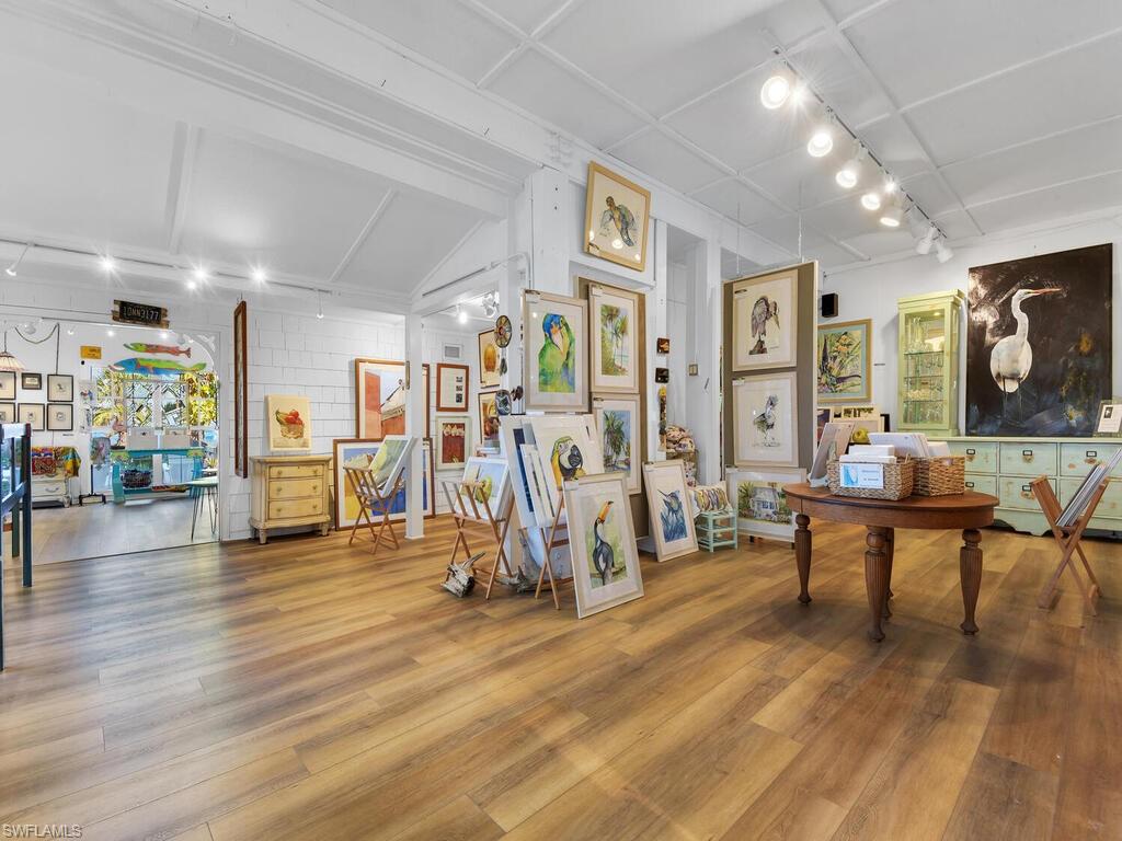 KREAMERS SUBD - Residential