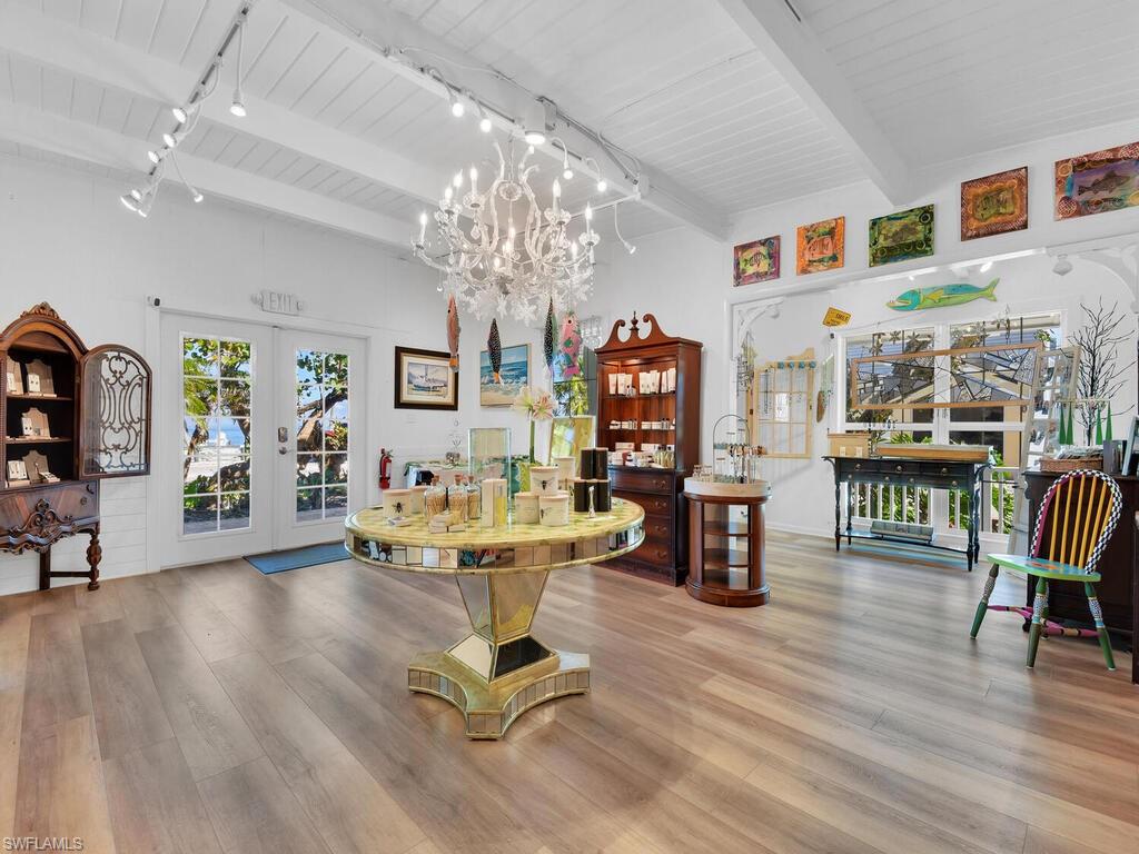 KREAMERS SUBD - Residential