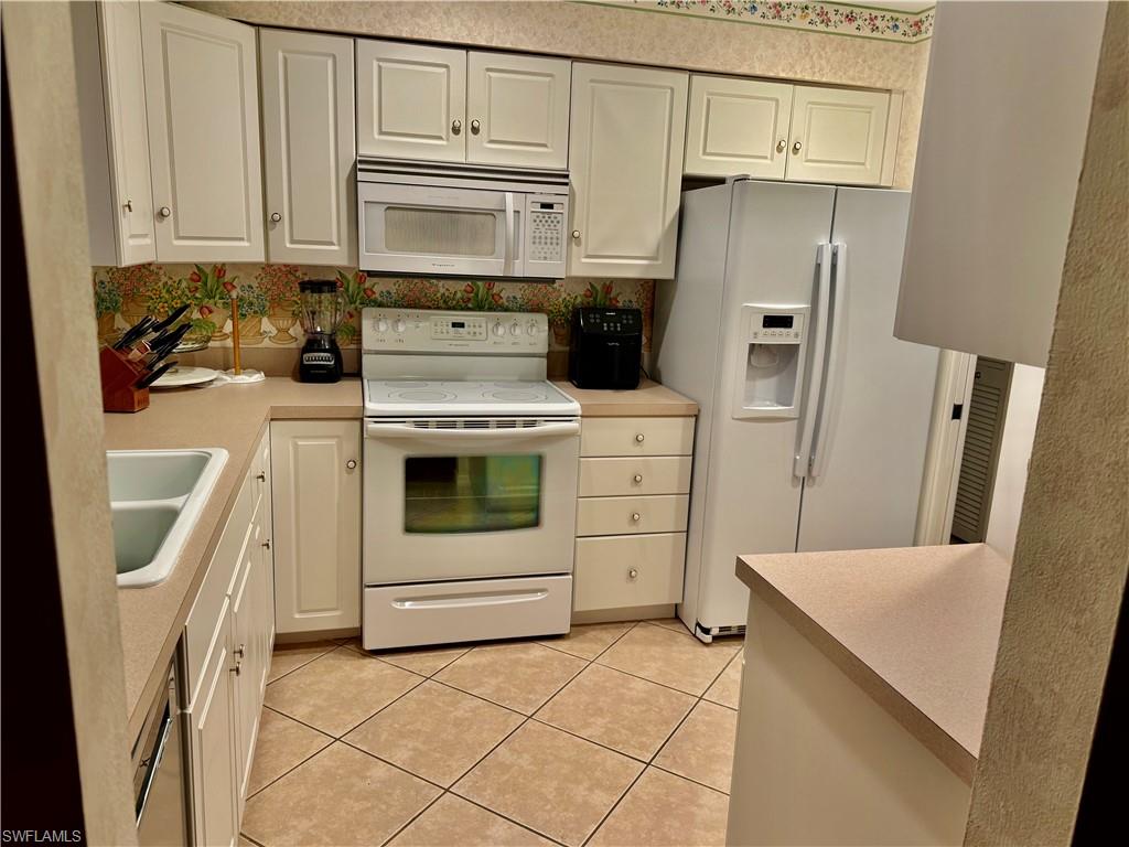 LAKEWOOD VILLAGE - Residential