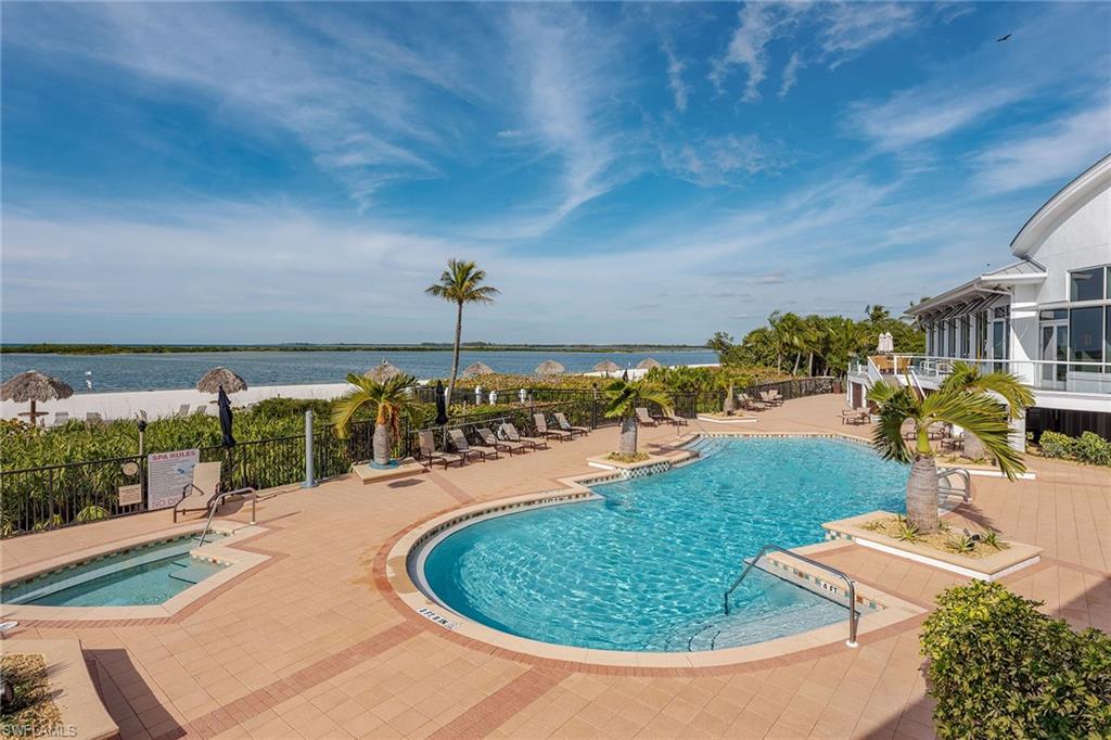 ROYAL MARCO POINT - Residential