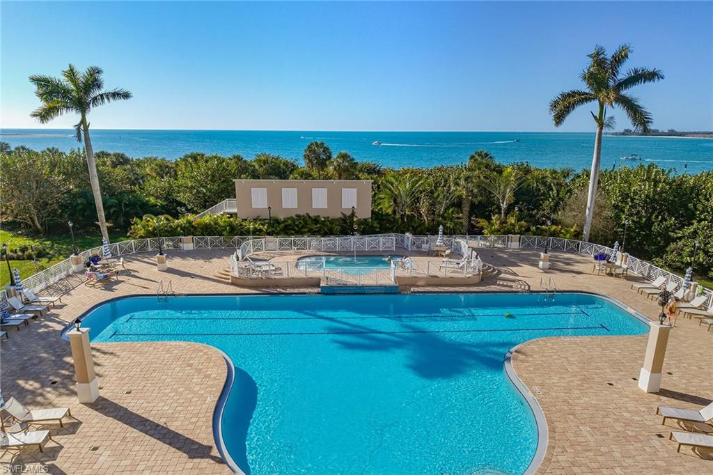 ROYAL MARCO POINT - Residential