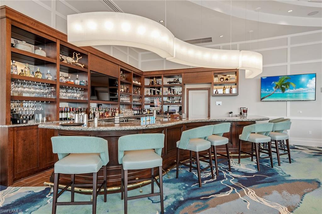 ROYAL MARCO POINT - Residential