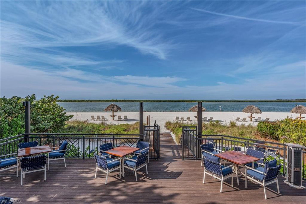 ROYAL MARCO POINT - Residential