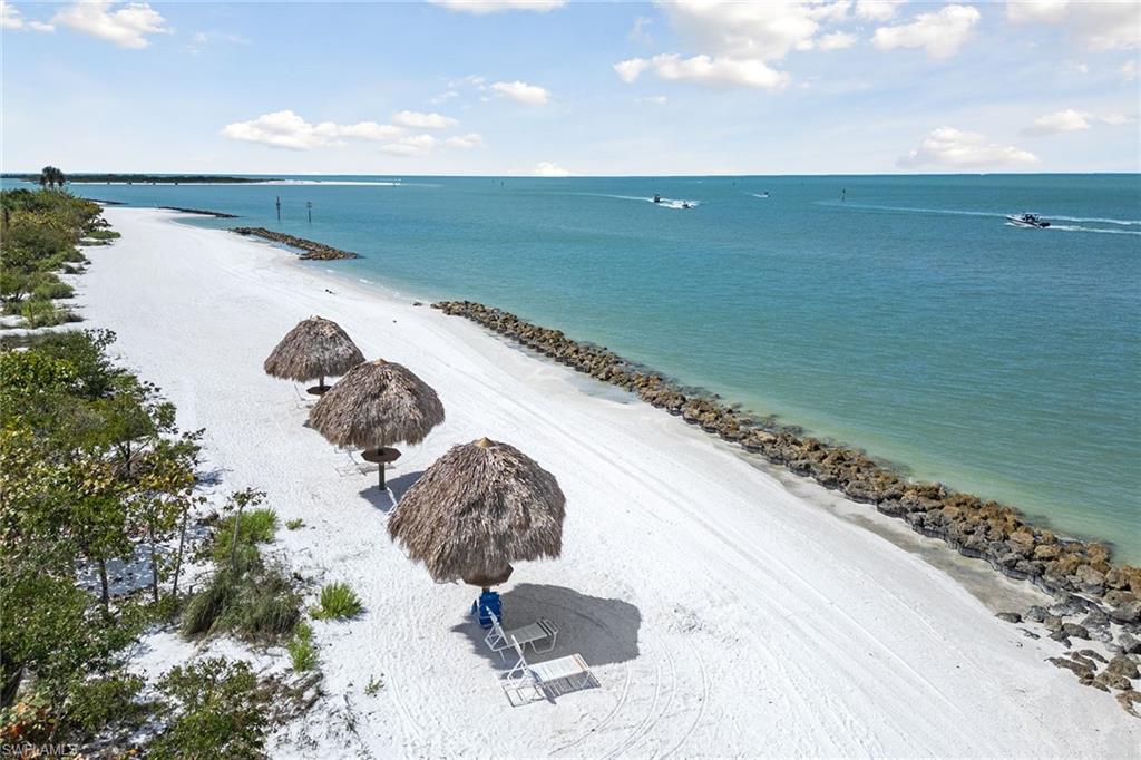 ROYAL MARCO POINT - Residential