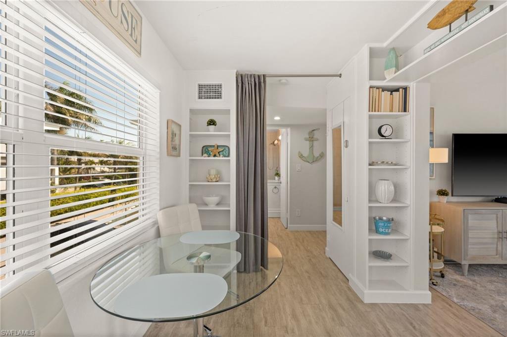 GARDEN COURT - Residential