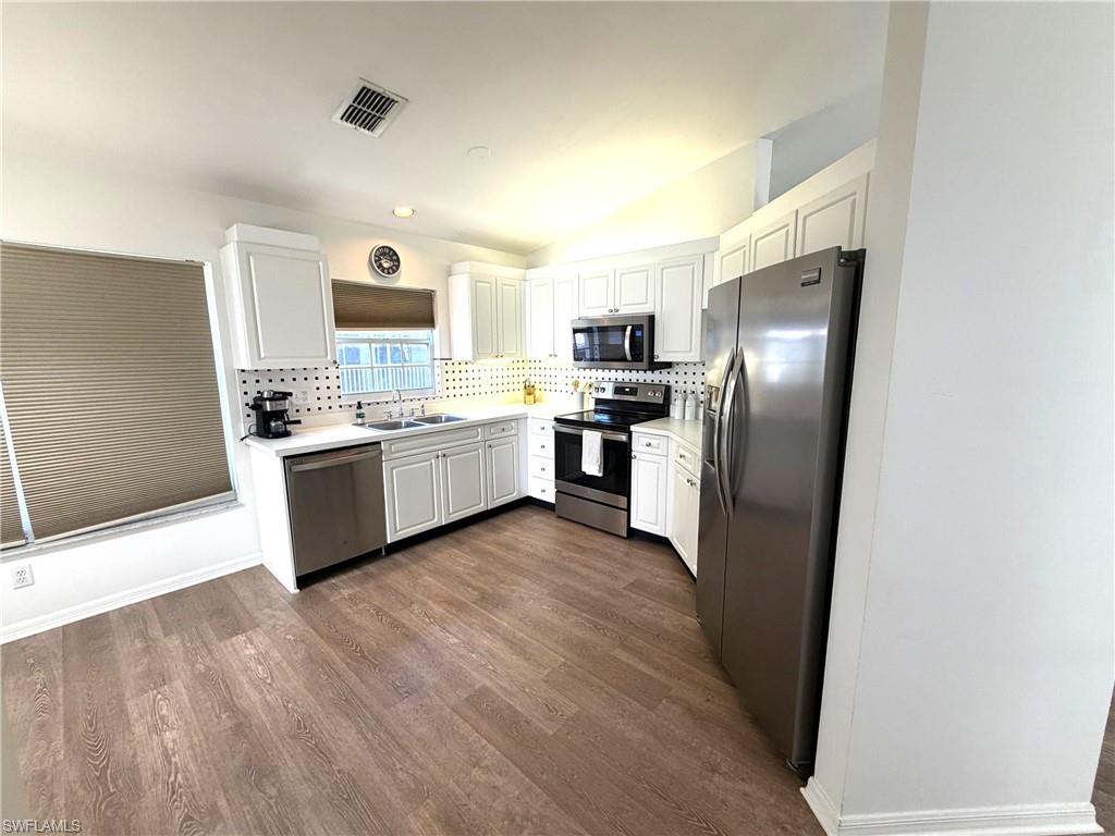 WILSHIRE LAKES - Residential Lease