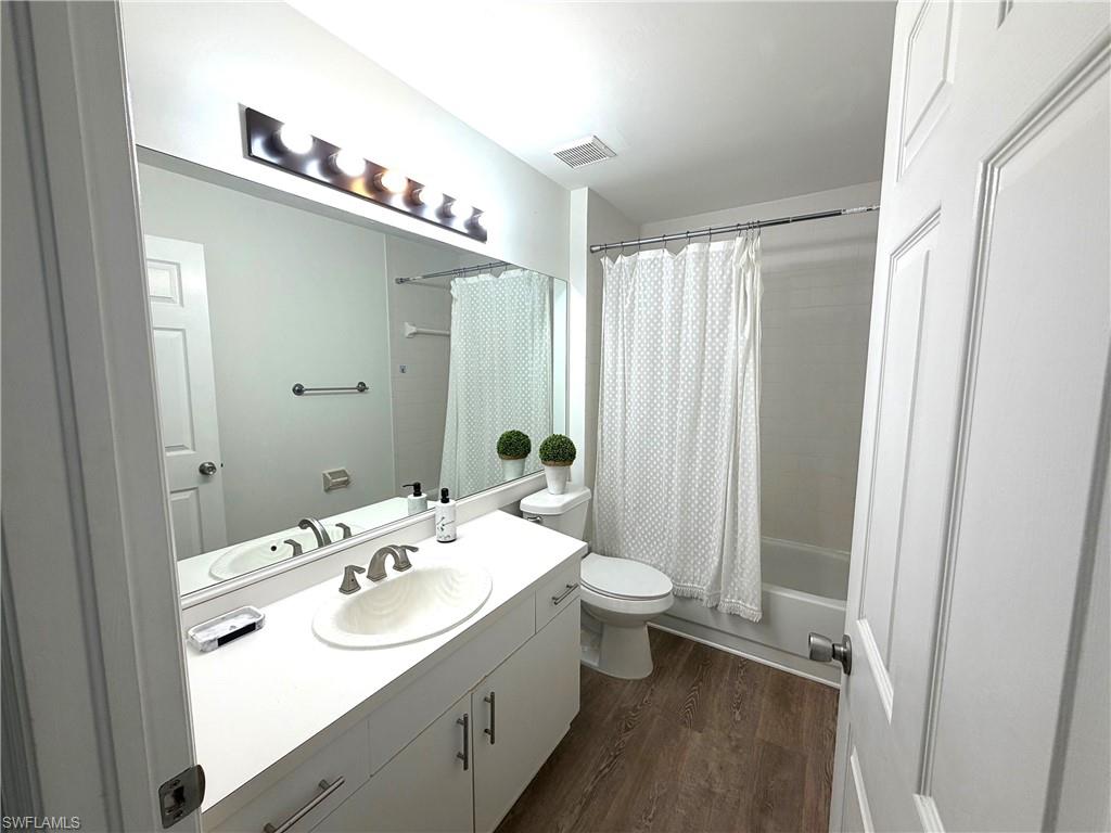 WILSHIRE LAKES - Residential Lease