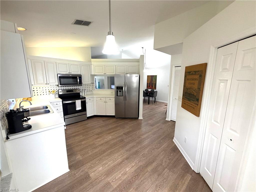 WILSHIRE LAKES - Residential Lease