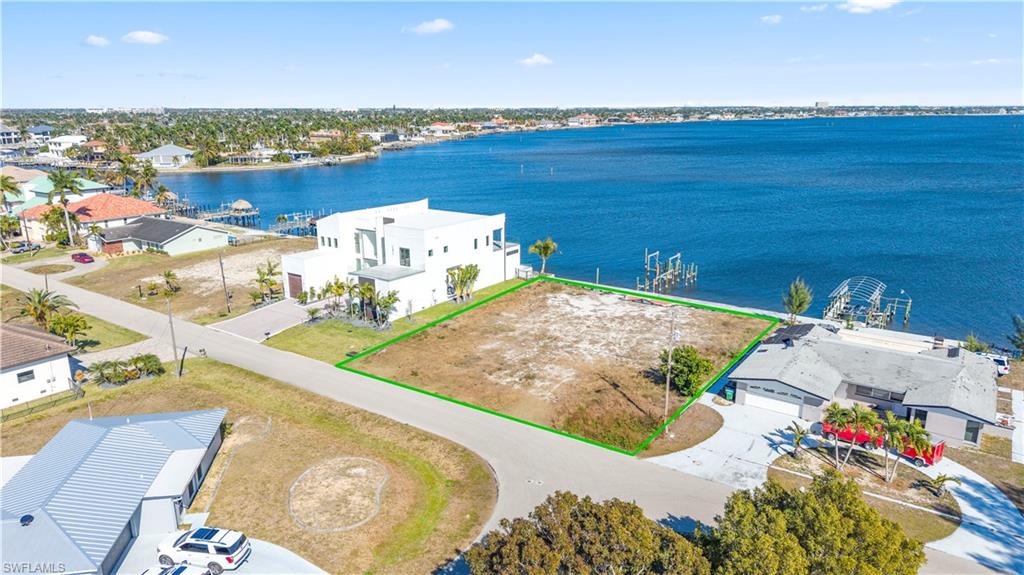 CAPE CORAL - Land