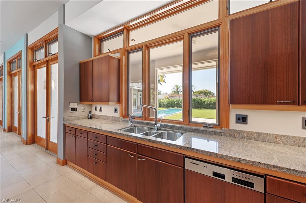 MOORINGS - Residential