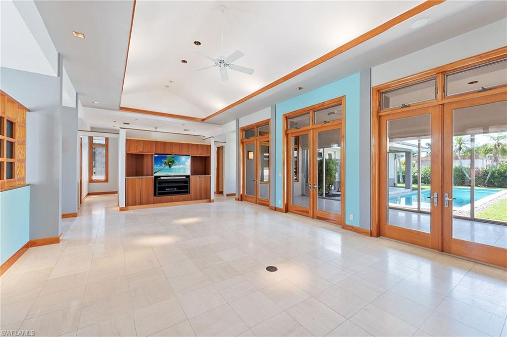 MOORINGS - Residential