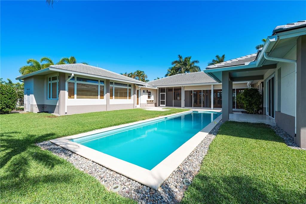 MOORINGS - Residential