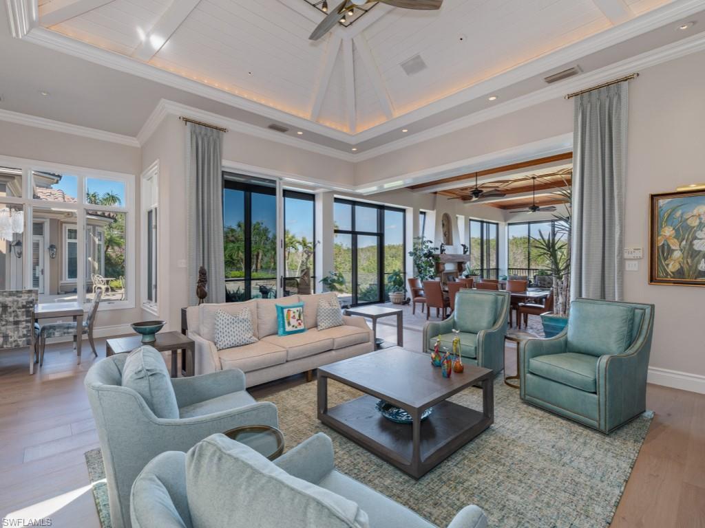 BAY WOODS - Residential