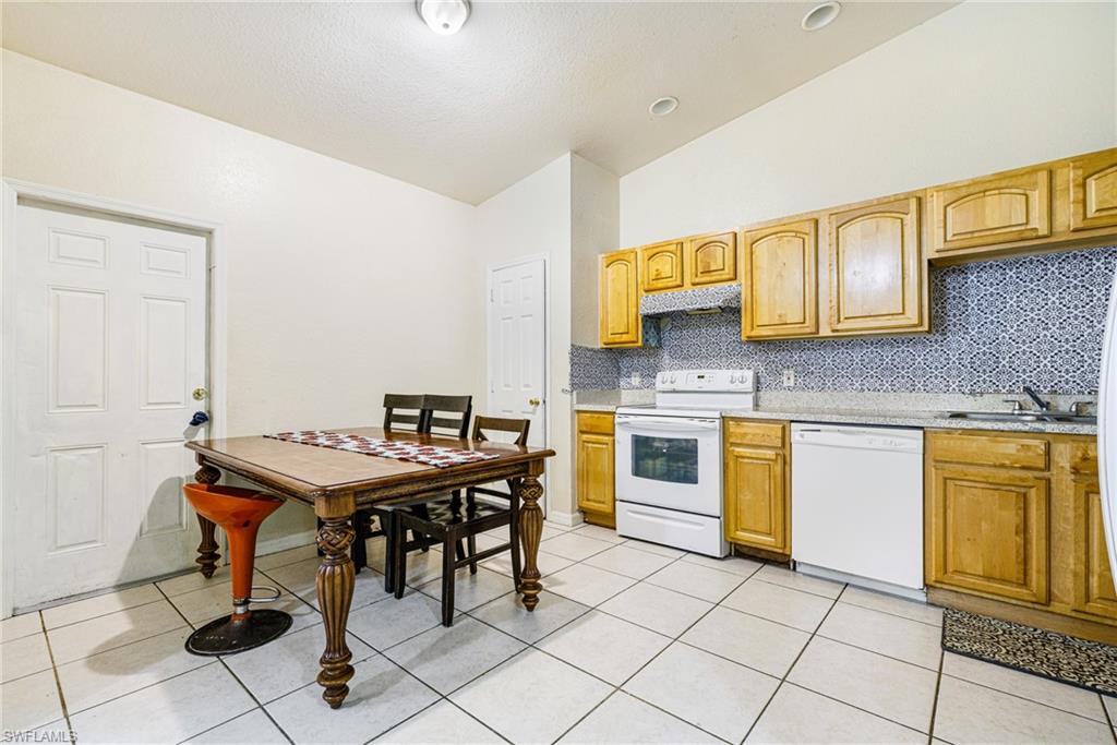 LEHIGH ESTATES - Residential