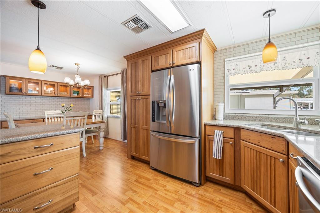 SIX LAKES COUNTRY CLUB - Residential