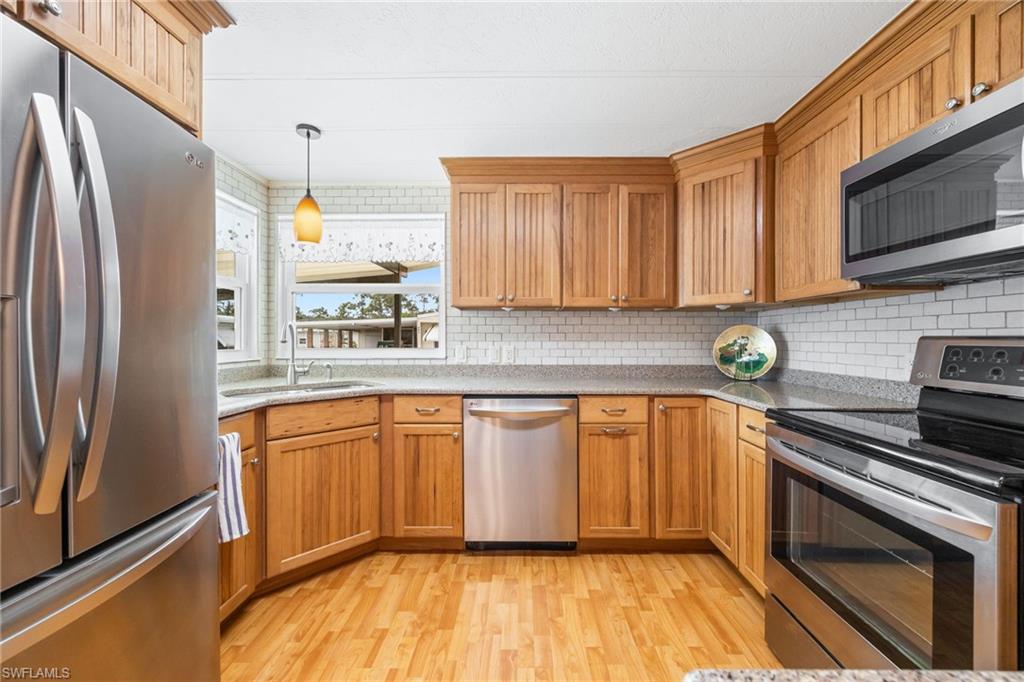 SIX LAKES COUNTRY CLUB - Residential