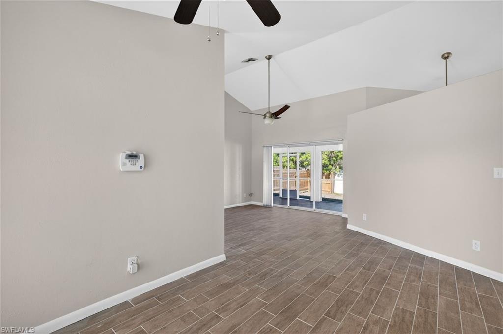 SAN CARLOS PARK - Residential