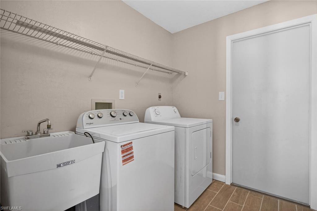 SAN CARLOS PARK - Residential