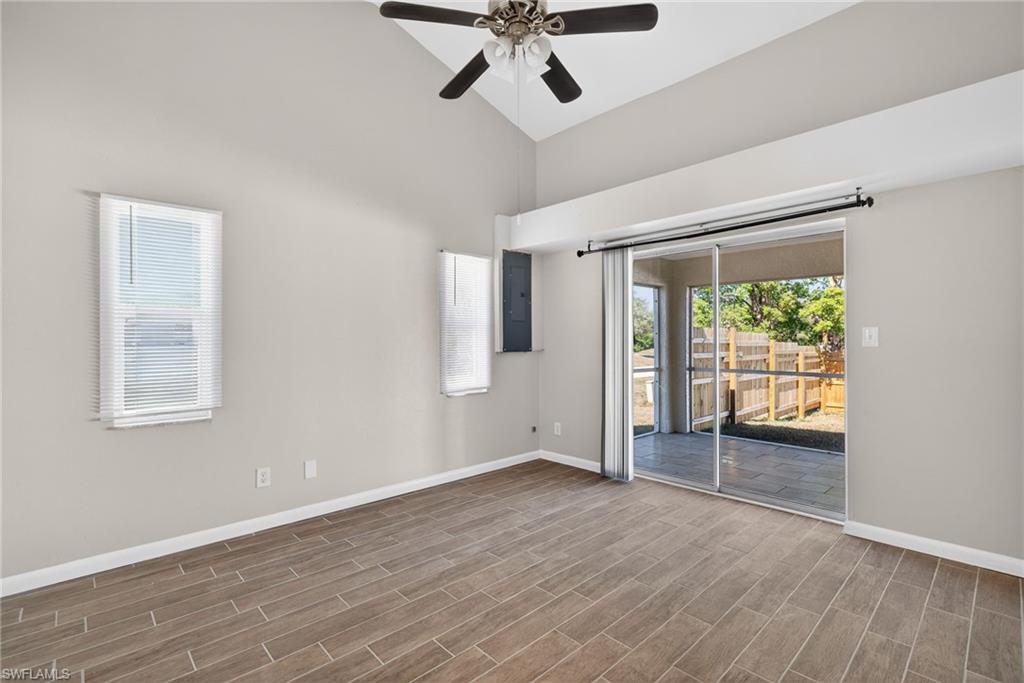 SAN CARLOS PARK - Residential