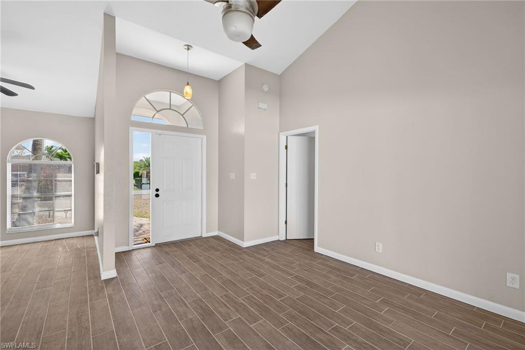 SAN CARLOS PARK - Residential