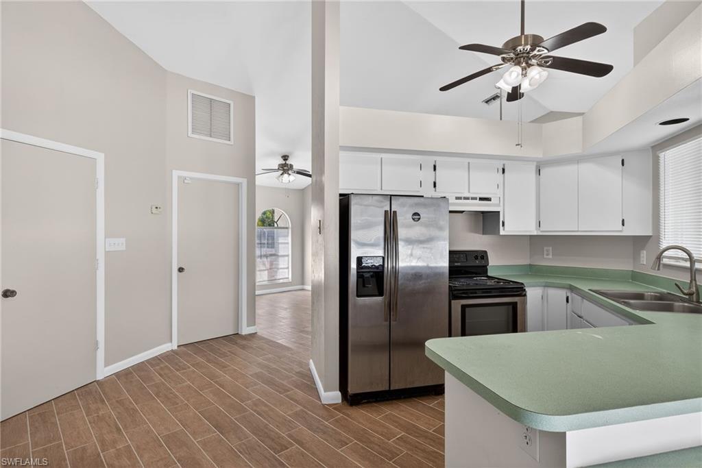 SAN CARLOS PARK - Residential