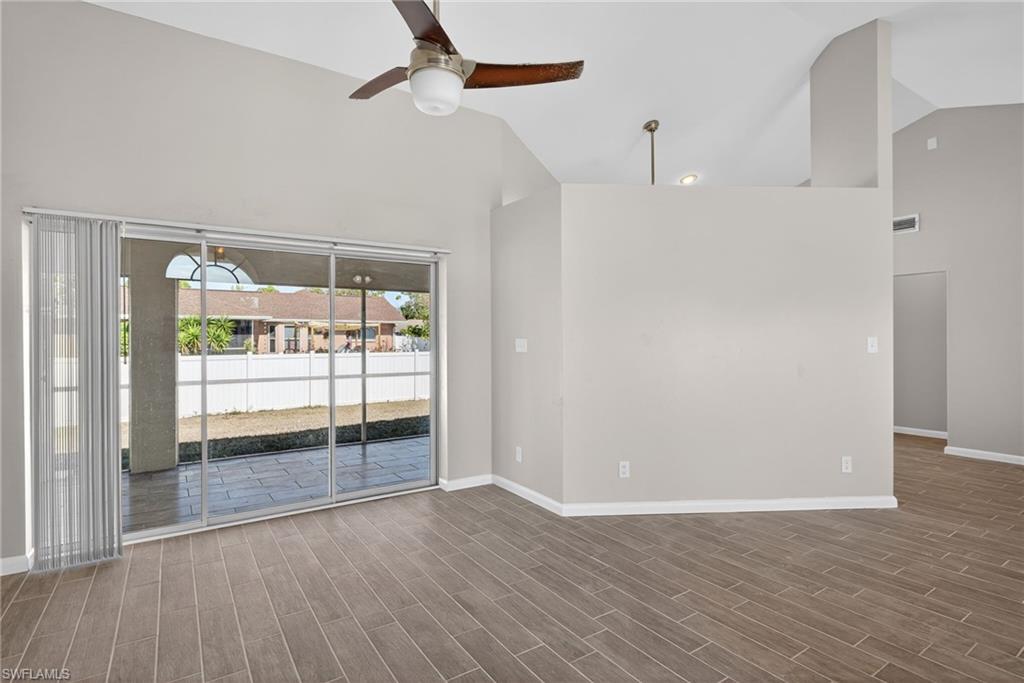 SAN CARLOS PARK - Residential