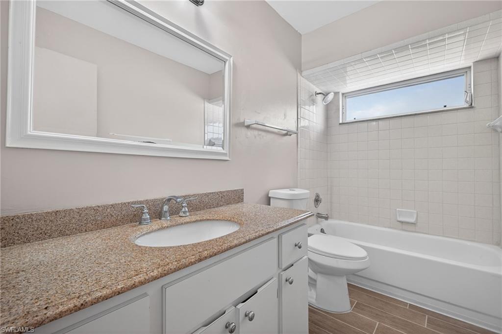 SAN CARLOS PARK - Residential