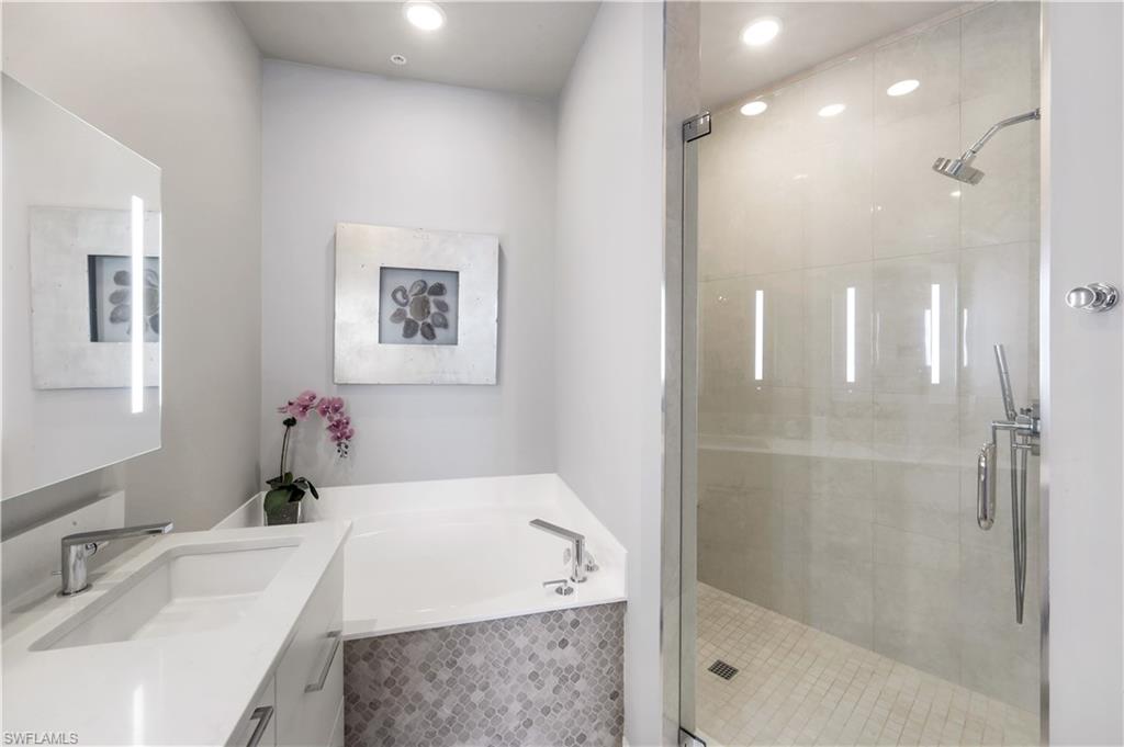 PALM HARBOR CLUB - Residential