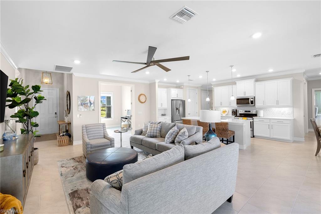 ROYAL PALM GOLF ESTATES - Residential Lease