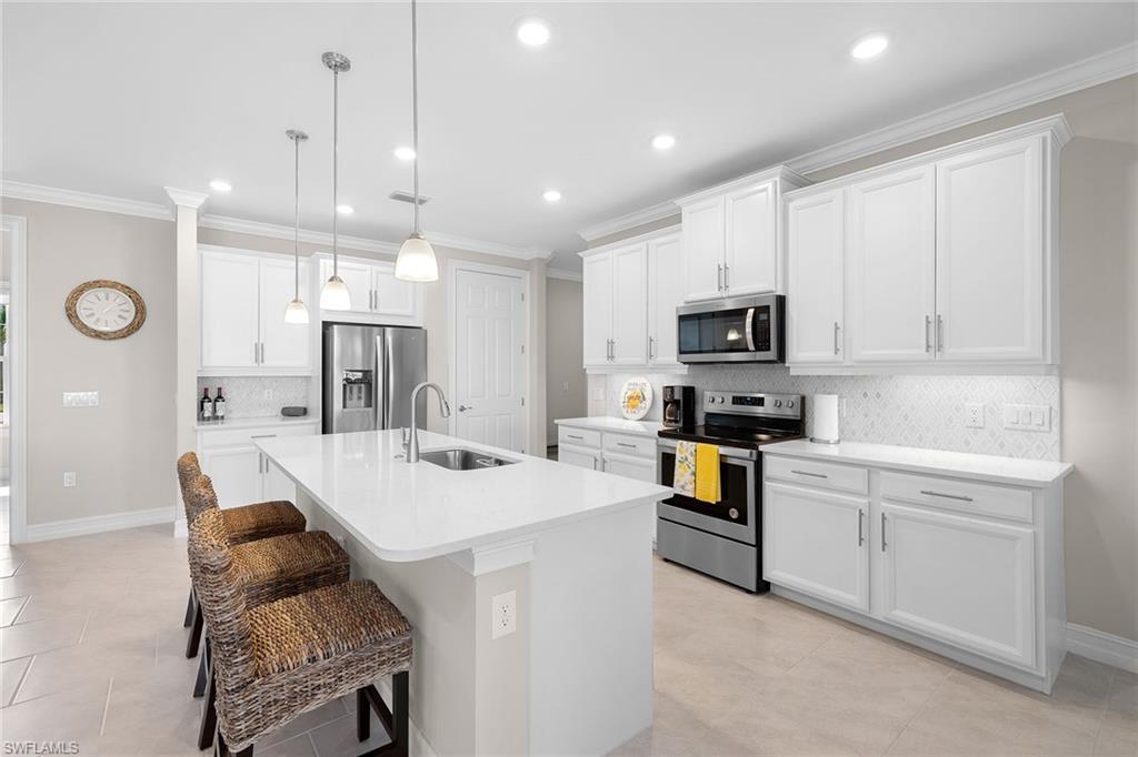 ROYAL PALM GOLF ESTATES - Residential Lease